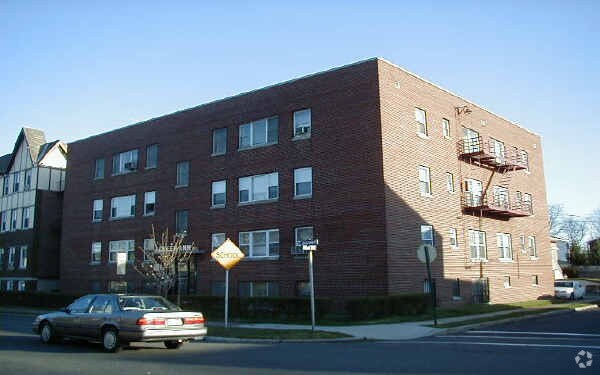 Primary Photo - Queen Anne