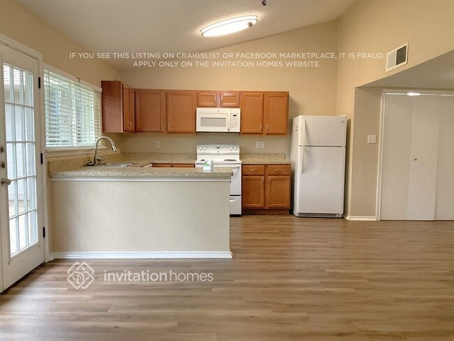 Building Photo - 8102 Kensington Dr
