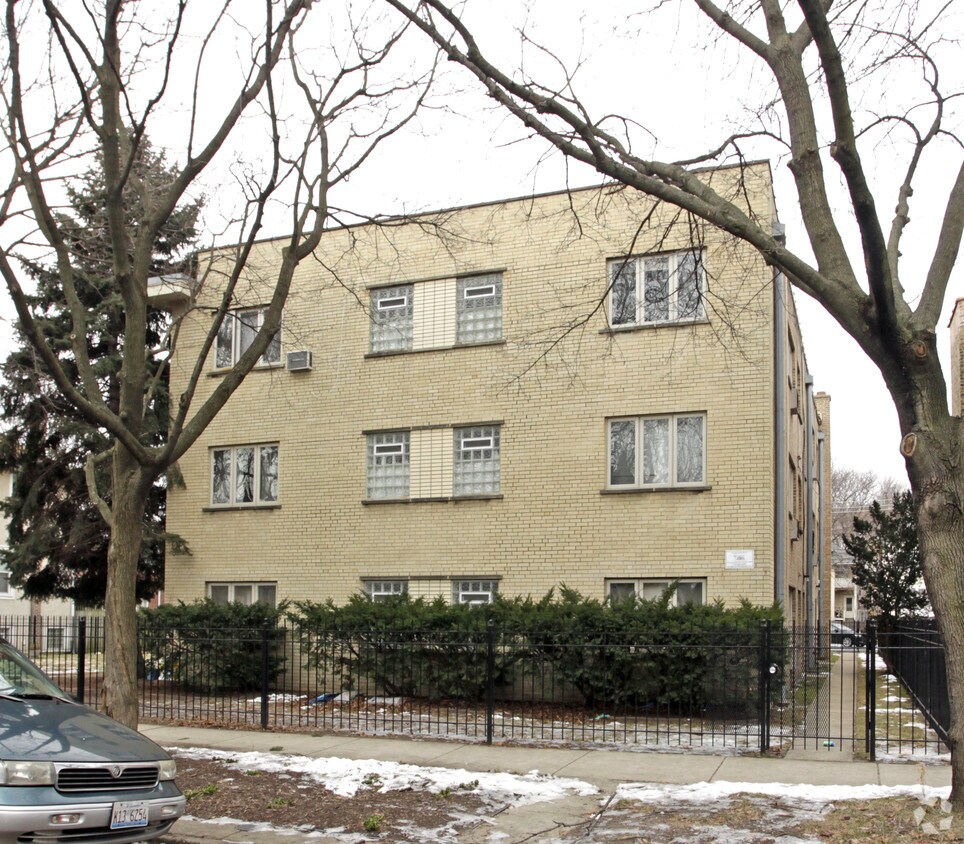 Building Photo - 6312-6316 N Paulina St