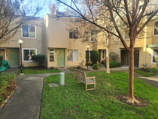 Building Photo - Nice and Bright lots of light charming two story townhouse in beautiful Bennett Valley