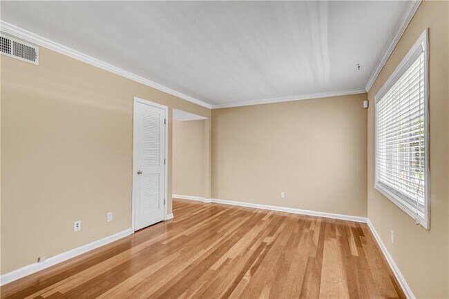 Foto del edificio - 6940 Roswell Rd