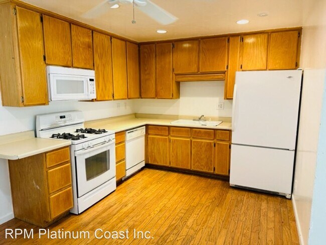 Building Photo - 3 br, 1.5 bath House - 109 N. Pollasky Ave.