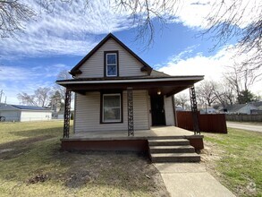 Building Photo - 801 N Sherman St