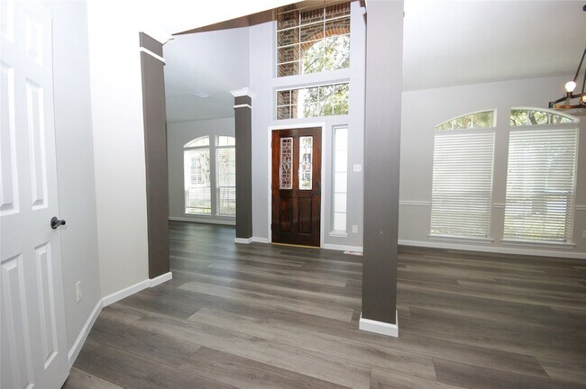 Foto del edificio - 2905 Autumn Creek Dr