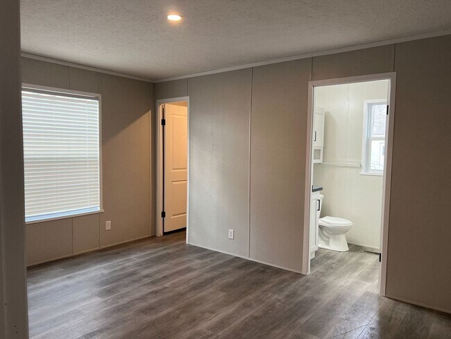 Foto del edificio - 2394 E Birch Dr