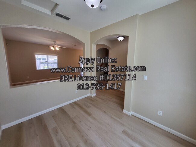 Foto del edificio - 1626 Loon Lake St