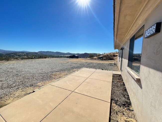 Building Photo - 1 Bed 1 Bath, 882 sqft, Valley Center Cottage