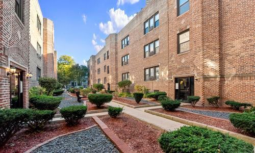 Foto del edificio - 3720 N Pine Grove Ave