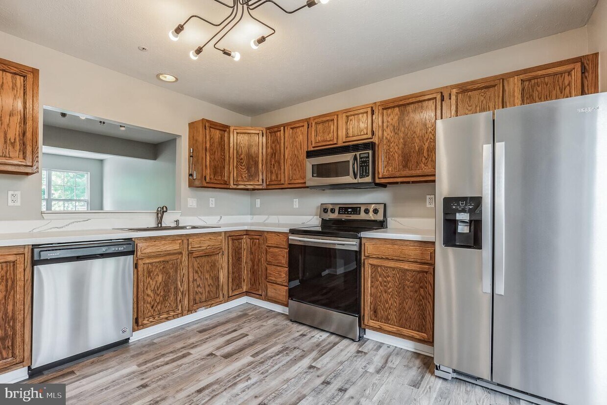 8113 Woodland Ln, Chesapeake Beach, MD 20732 Townhome Rentals in