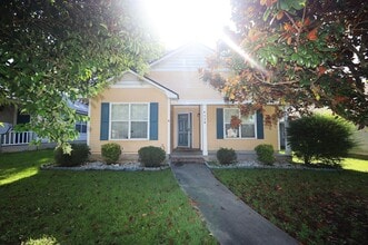 Building Photo - 4116 Hamilton Cir
