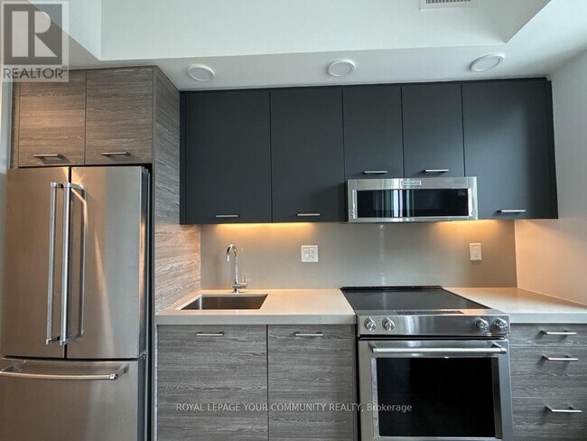 Photo du bâtiment - 484 Spadina Ave.