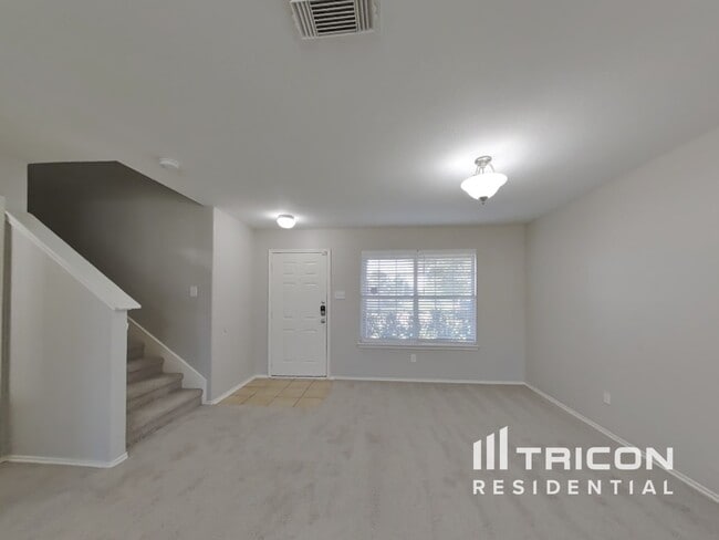 Foto del edificio - 13007 Lark Point Ct