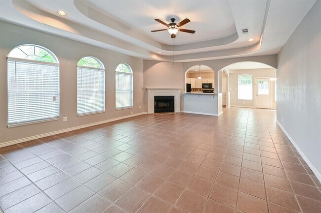 Building Photo - 4447 Donalbain Dr