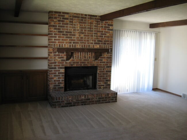 Foto del edificio - Ben Inc Duplexes - Scwalb Realty