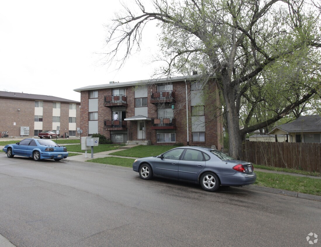 Building Photo - 4010 S 17th St