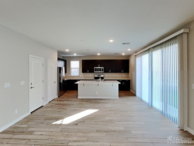 Foto del edificio - 6852 Whisper Canyon Pl