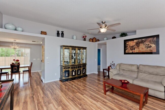 Foto del edificio - 541 Shanne St