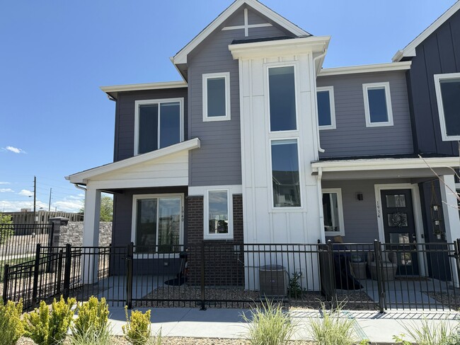 Photo - 1940 S Poplar Ct Townhome