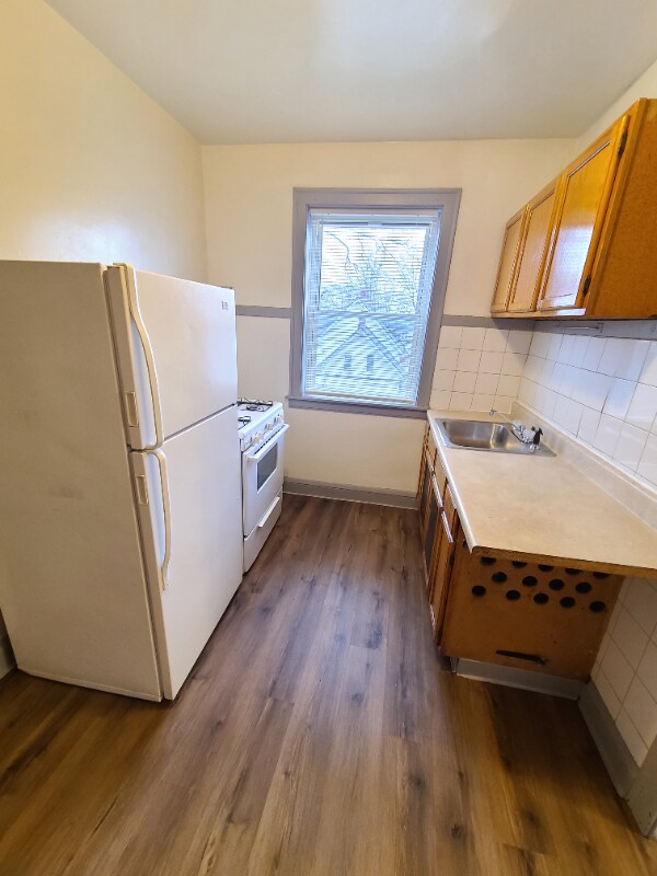 836 N Massasoit Ave Unit 2B, Chicago, IL 60651 Room for Rent in