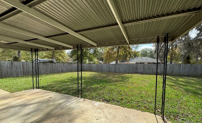 Foto del edificio - 654 Mayflower Dr