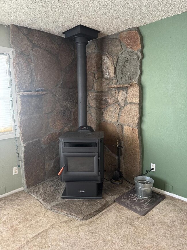 Building Photo - 1004 W Rochester Ave