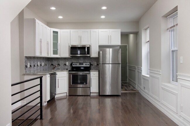 Building Photo - ???RENOVATED HOUSE WITH FULL BASEMENT + HUGE YARD Close to PENN / CHOP / DREXEL