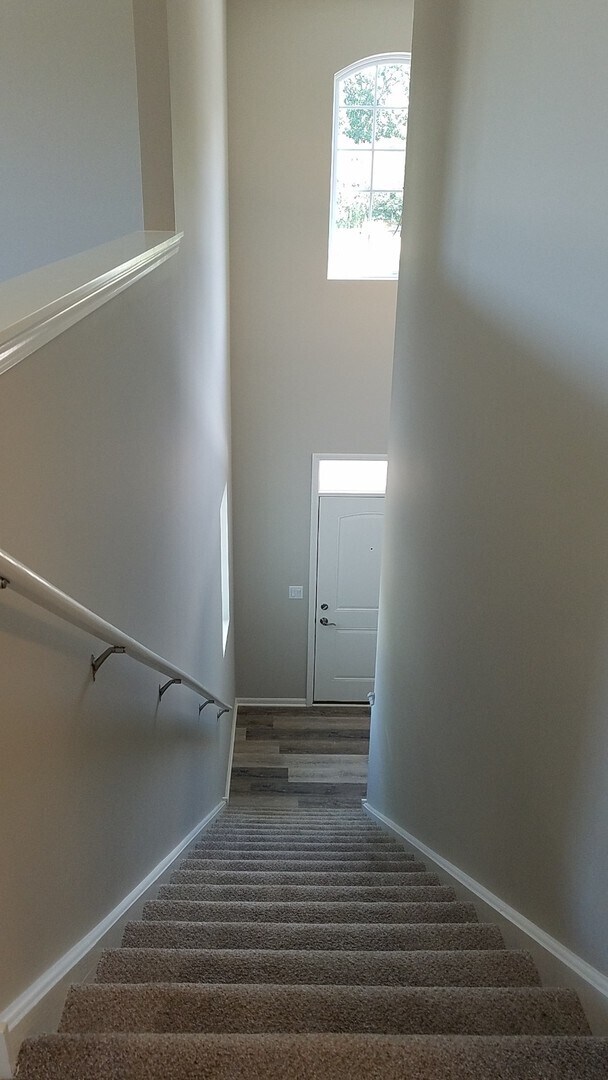 Foto del edificio - Douglas Fir-2Br/2Ba Rental Home-Second Floor