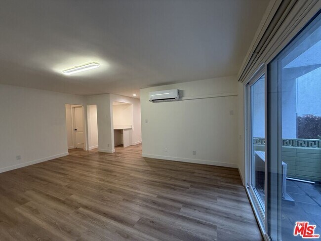 Foto del edificio - 314 S Clark Dr