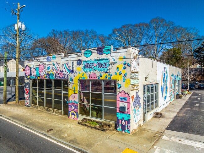 Hodgepodge Coffeehouse offers an iconic coffee experience in Ormewood Park.