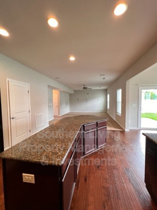 Foto del edificio - 3562 Catherine Creek Pl