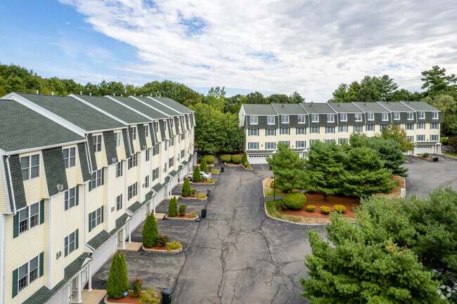 Building Photo - Cedarwood Estates Condominiums