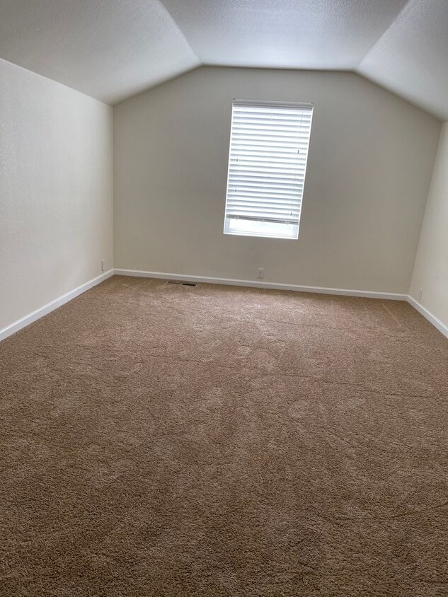 Primary Photo - 5 bedrooms Single Family House in Aurora 8...