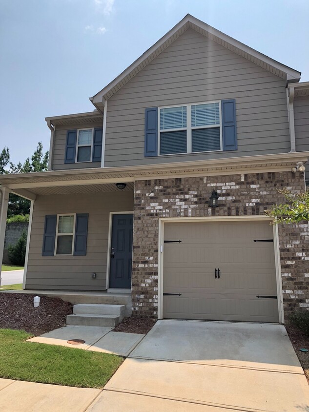 Foto principal - NEW LISTING - Beautiful Kennesaw Townhouse...