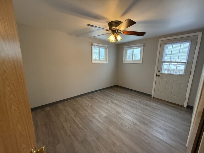 Building Photo - 2205 S 10th St