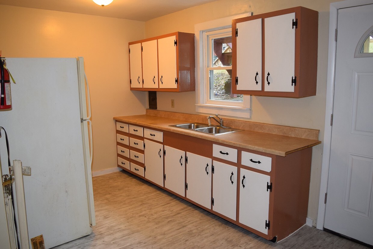 320 Pine St Unit 3201, Bellefonte, PA 16823 Apartment for Rent in