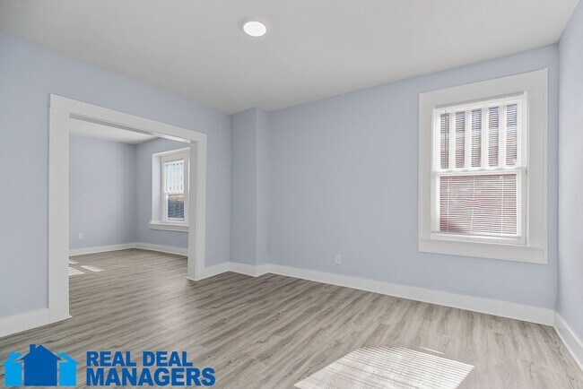 Building Photo - "Charming 4-Bedroom Home with 2 Full Baths...