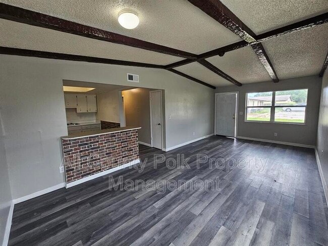 Building Photo - 3037 St Paul Dr