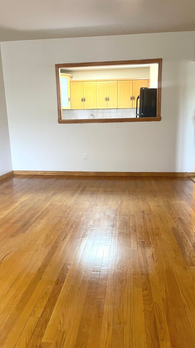 Building Photo - 2052 E 56th St