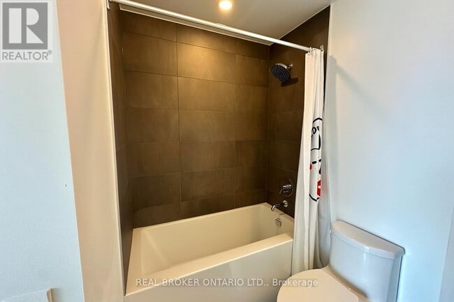 Photo du bâtiment - 1000 Portage Pkwy