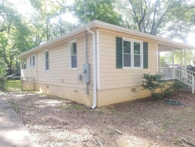 Foto del edificio - 2125 Burroughs Ave SE