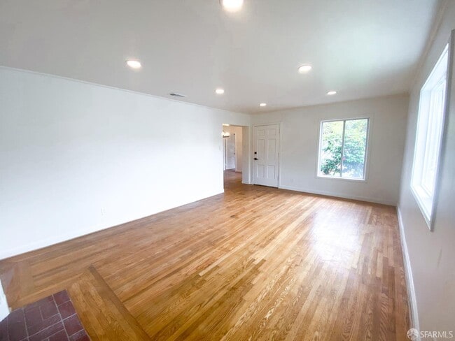 Building Photo - 508 90th St