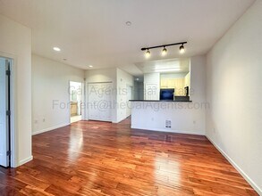 Building Photo - 1121 40th St