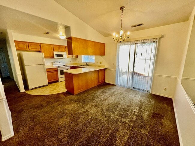 Foto del edificio - Adorable 3-BR Home with Garage and Amenities