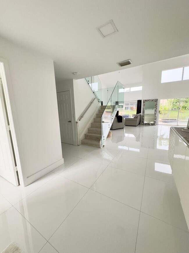 Foto del edificio - 6231 NW 58th Way
