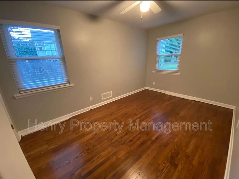 Foto del edificio - 302 W Park St