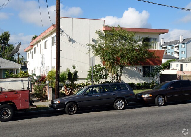 Foto del edificio - 712 W Beach Ave