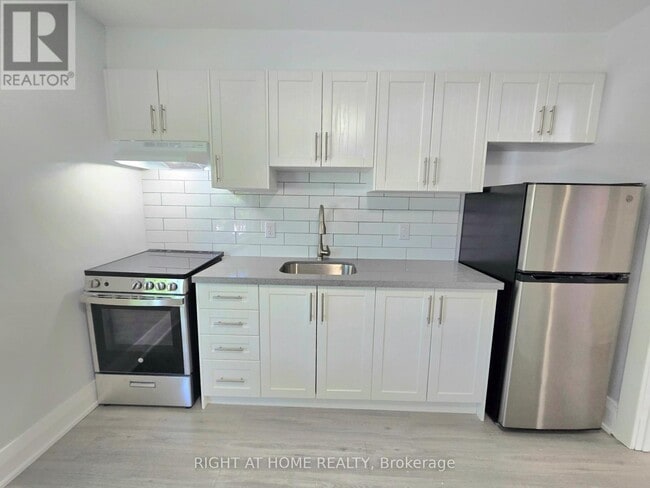 Building Photo - 344 Glebeholme Blvd
