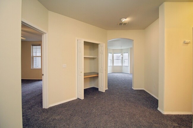 Foto del edificio - 1180 Northeast 63rd Way
