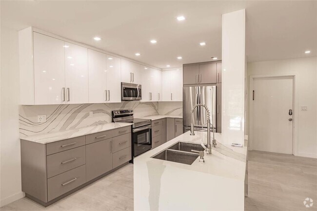 Building Photo - 4100 N 58th Ave