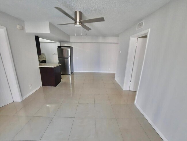 Building Photo - 706 Executive Center Dr